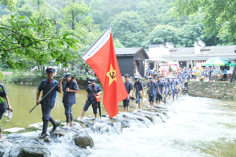 重走红军路.jpg